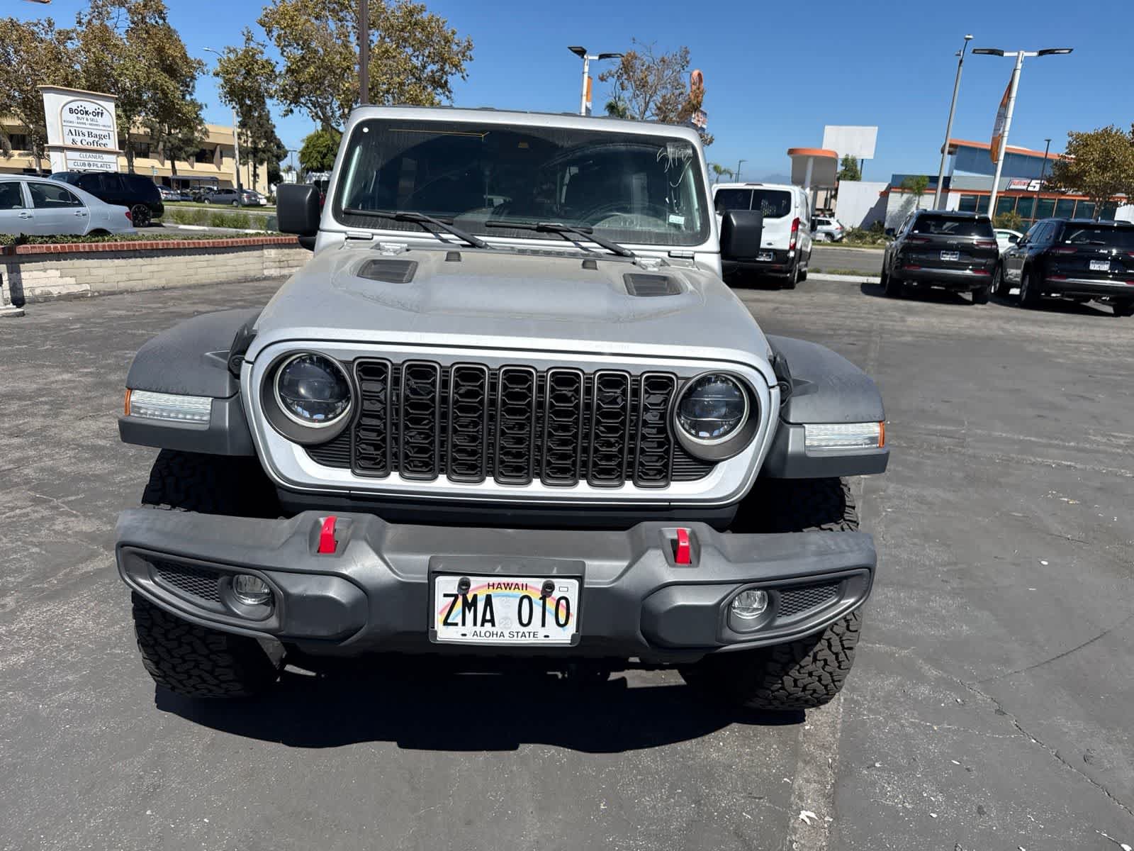 Used 2024 Jeep Wrangler Unlimited Rubicon AWD/4WD image 4