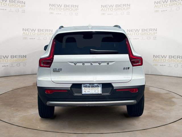 New 2025 Volvo XC40 B5 Core w/ Protection Package Premier image 4