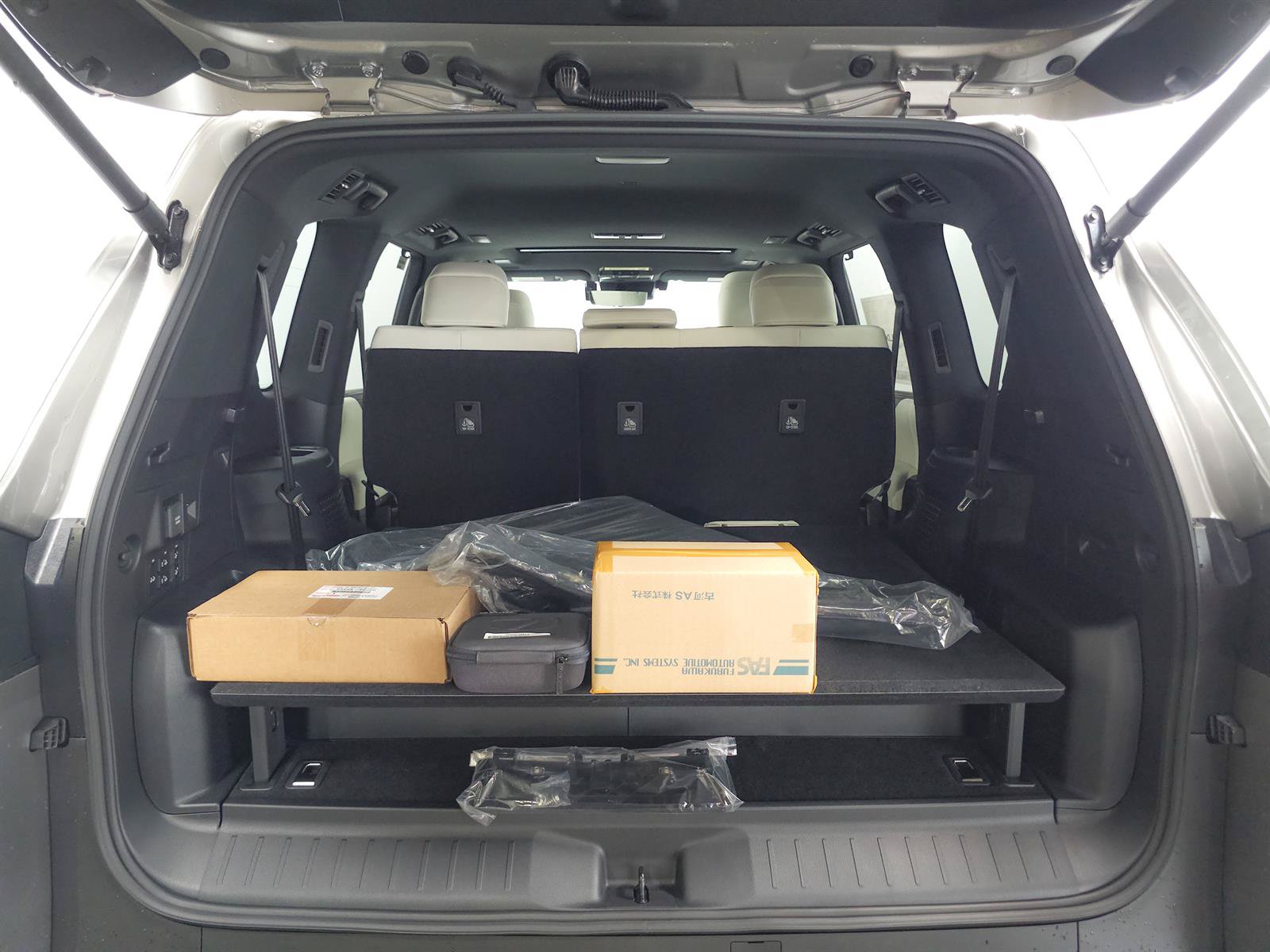 New 2026 Lexus LX 700h Luxury w/ Appearance Package AWD/4WD image 12