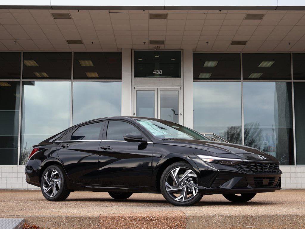 New 2025 Hyundai Elantra Limited