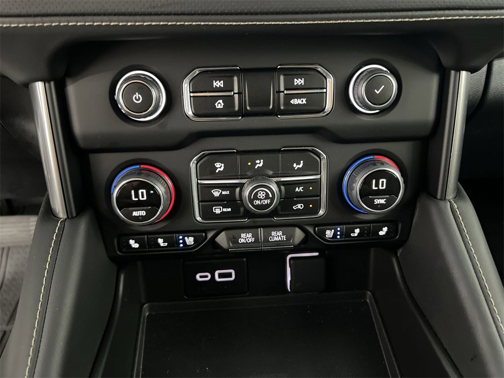 Used 2024 Chevrolet Tahoe Premier image 16