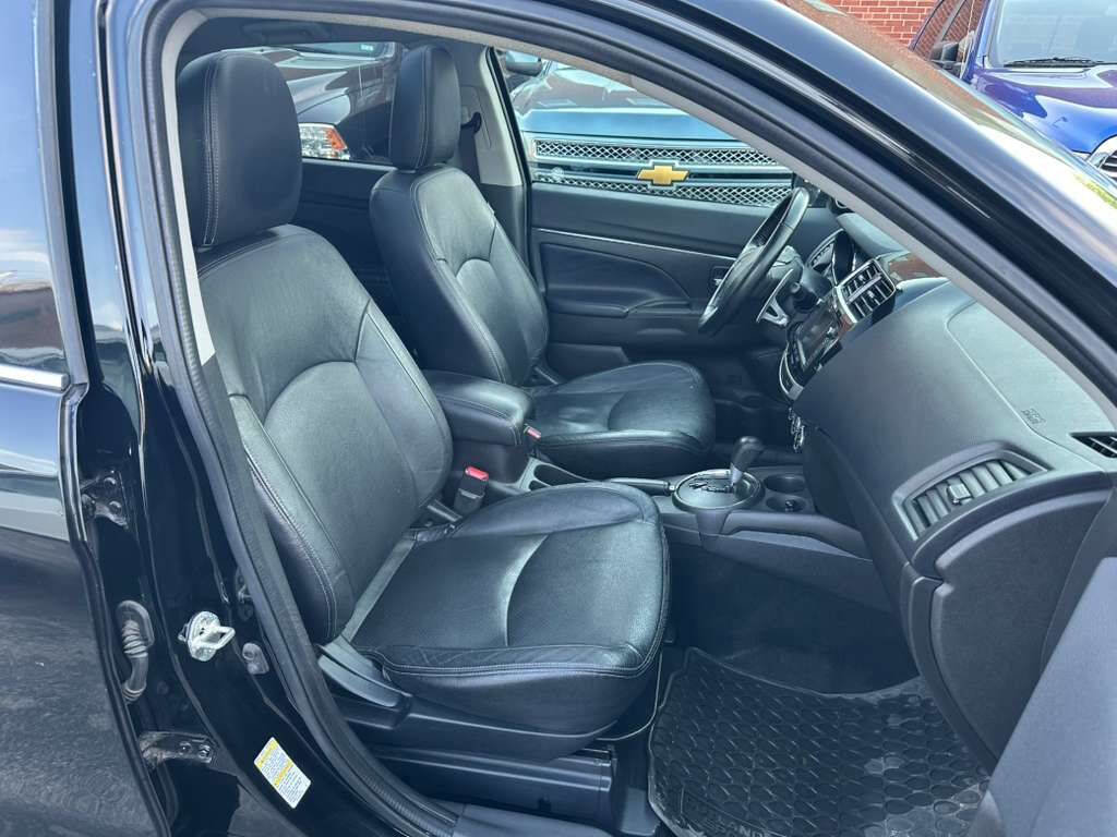 Used 2015 Mitsubishi Outlander Sport SE AWD/4WD image 12