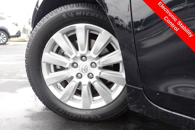 Used 2017 Toyota Sienna Limited Premium FWD image 11
