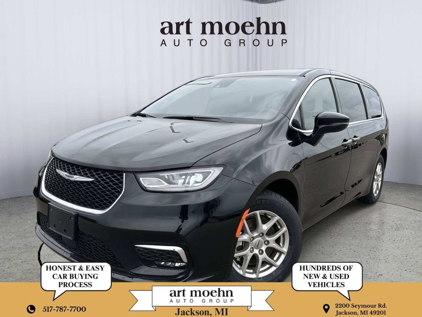 Used 2025 Chrysler Pacifica Select FWD image 1