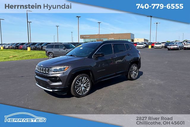 Used 2024 Jeep Compass Limited w/ Elite Group AWD/4WD image 3