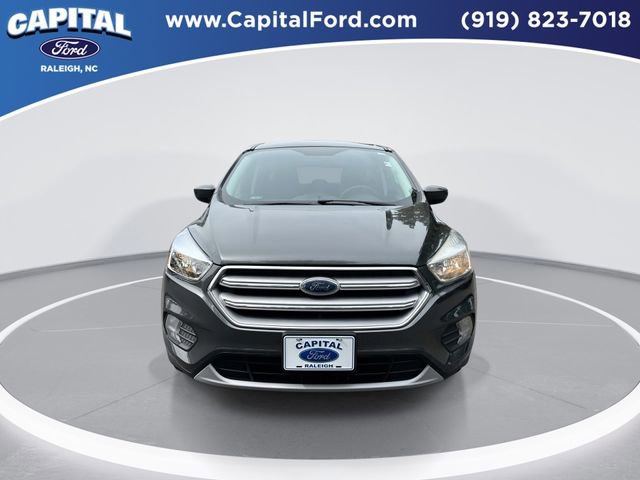 Used 2017 Ford Escape SE w/ SE Cold Weather Package AWD/4WD image 3