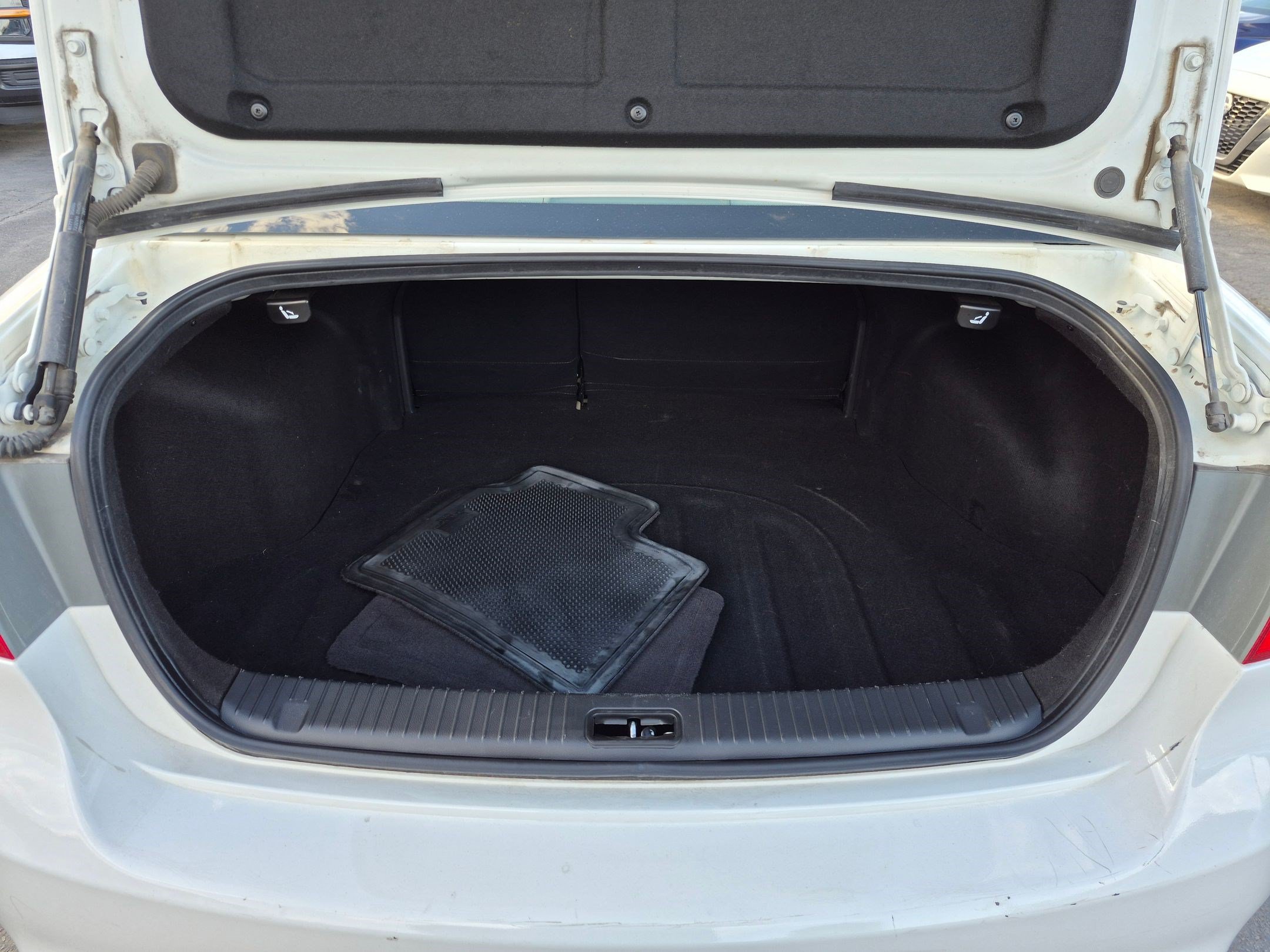 Used 2010 Kia Optima LX FWD image 29