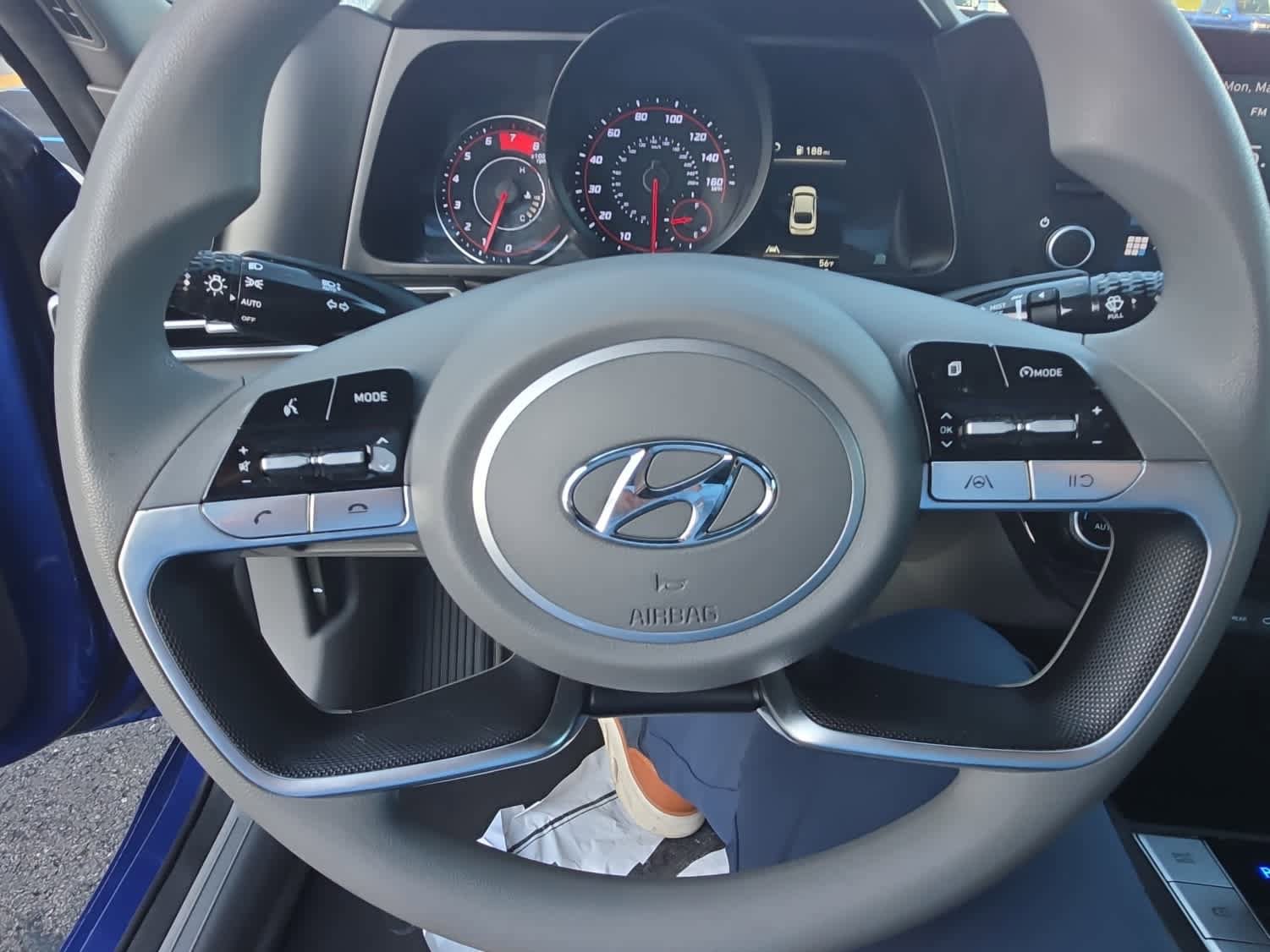 Used 2022 Hyundai Elantra SEL FWD image 30