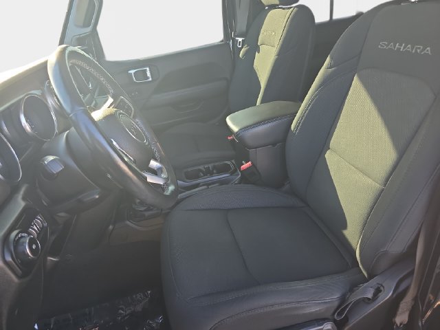 Used 2019 Jeep Wrangler Unlimited Sahara w/ Cold Weather Group AWD/4WD image 17