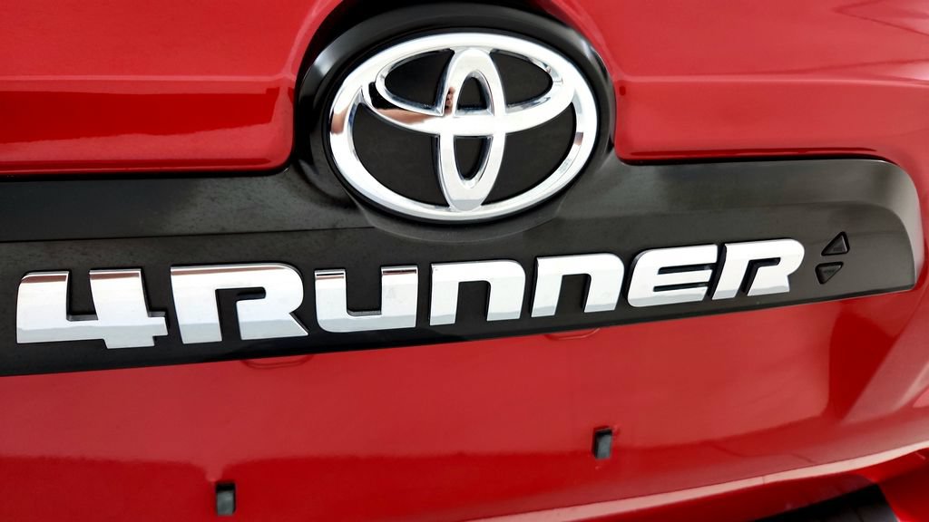 Certified 2024 Toyota 4Runner TRD Off-Road Premium w/ Moonroof Package AWD/4WD image 13