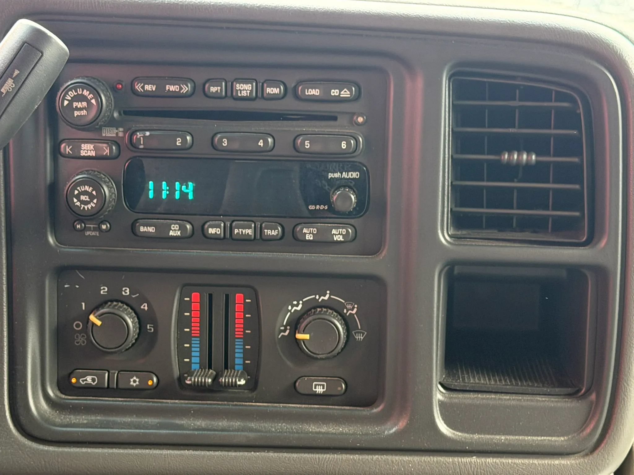 Used 2003 Chevrolet Suburban 2500 LS w/ LS Preferred Equipment Group AWD/4WD image 20
