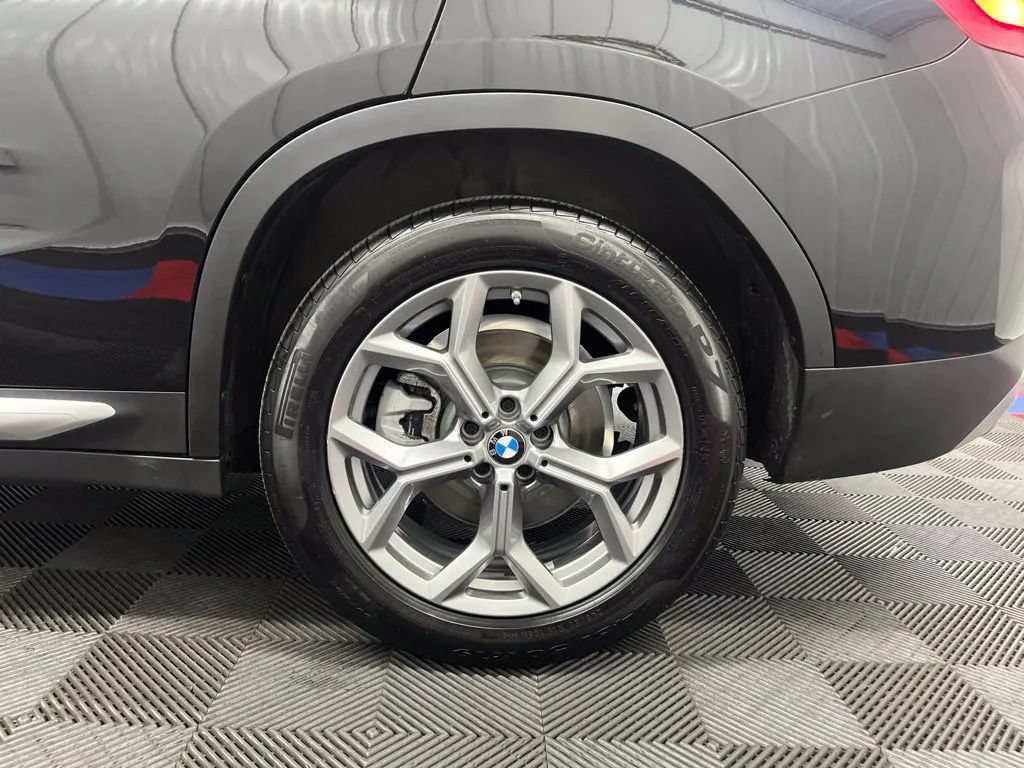 Used 2025 BMW X4 xDrive30i AWD/4WD image 28