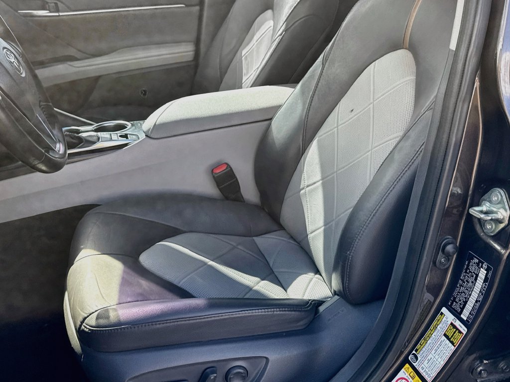 Used 2019 Toyota Camry XLE w/ Driver Assist Package FWD image 19
