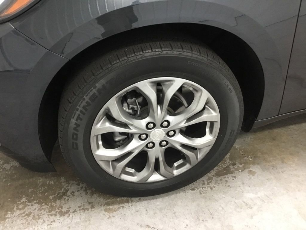 Used 2021 Buick Enclave Avenir w/ Avenir Technology Package image 4