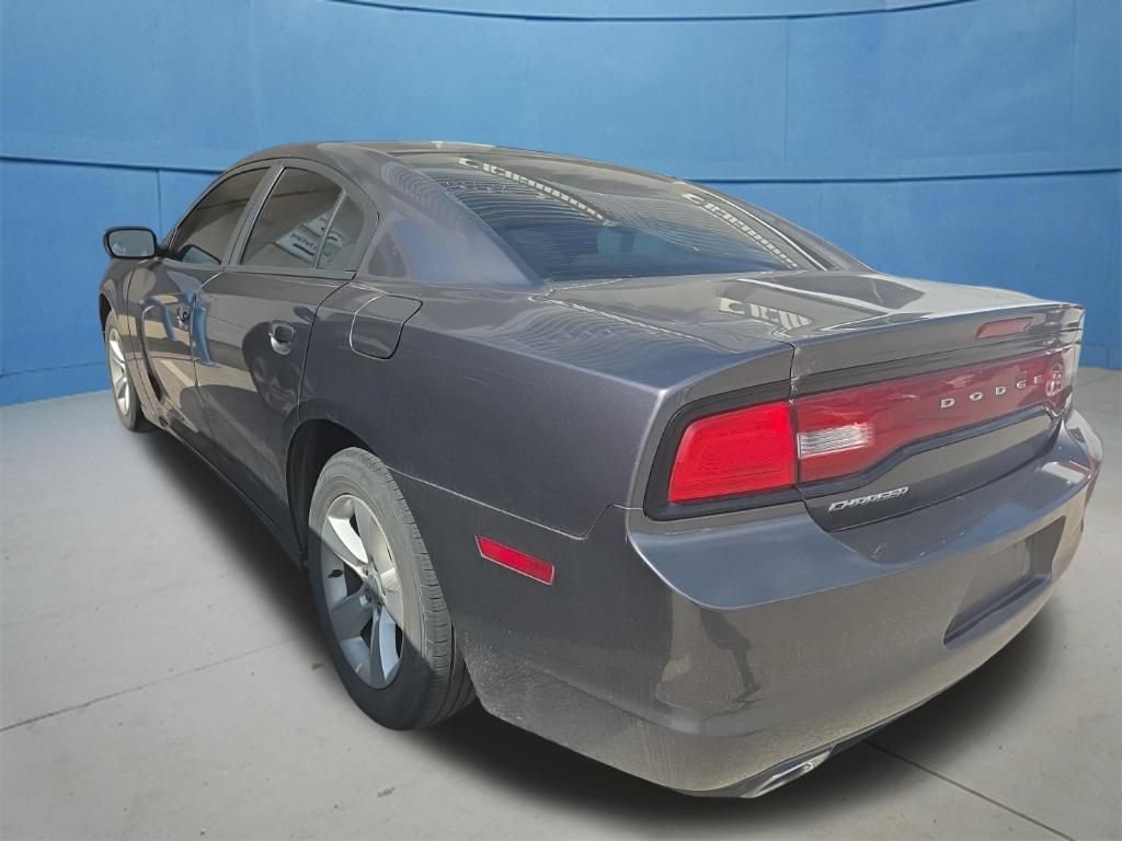 Used 2014 Dodge Charger SE RWD image 8