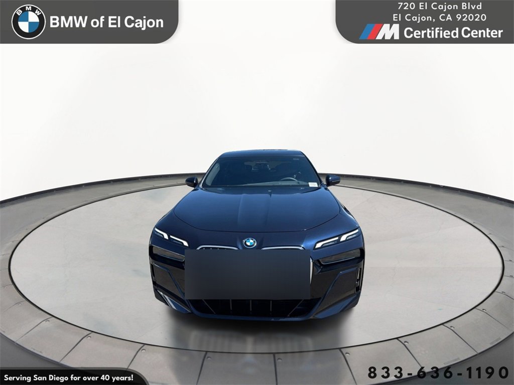 New 2026 BMW 750e xDrive image 3