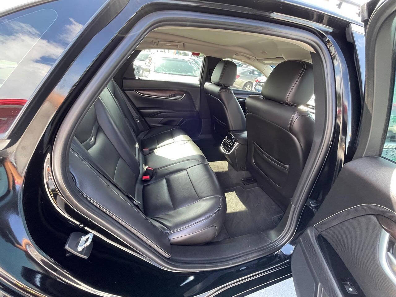 Used 2018 Cadillac XTS Luxury FWD image 18