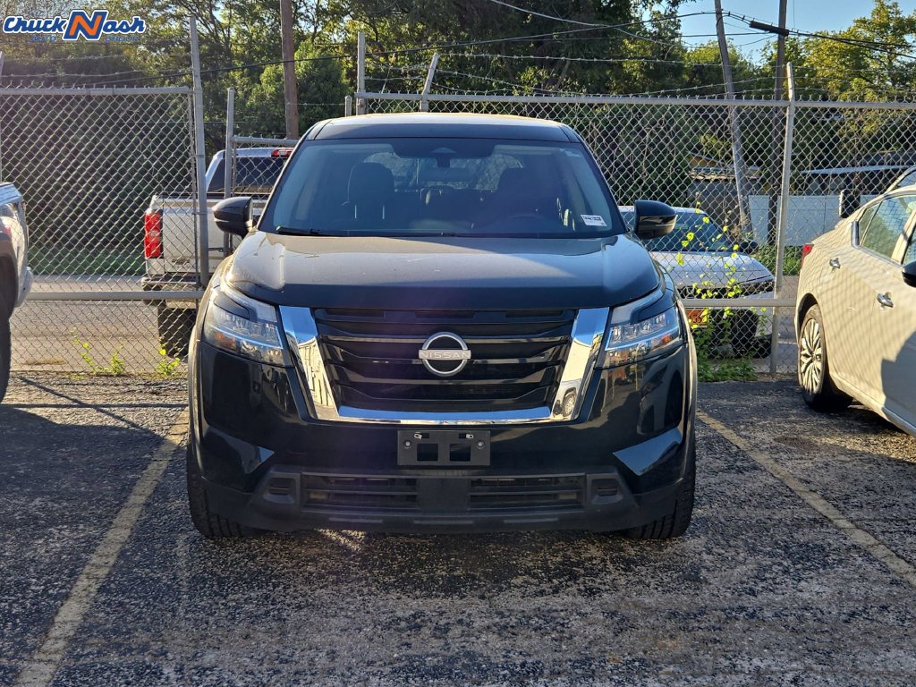 Used 2022 Nissan Pathfinder S FWD image 2