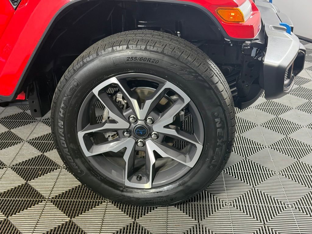 Used 2024 Jeep Wrangler Unlimited image 11