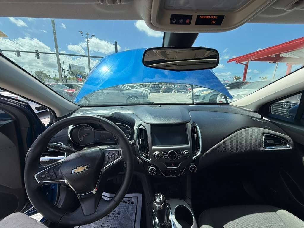 Used 2017 Chevrolet Cruze LT w/ Sun And Sound Package FWD image 22