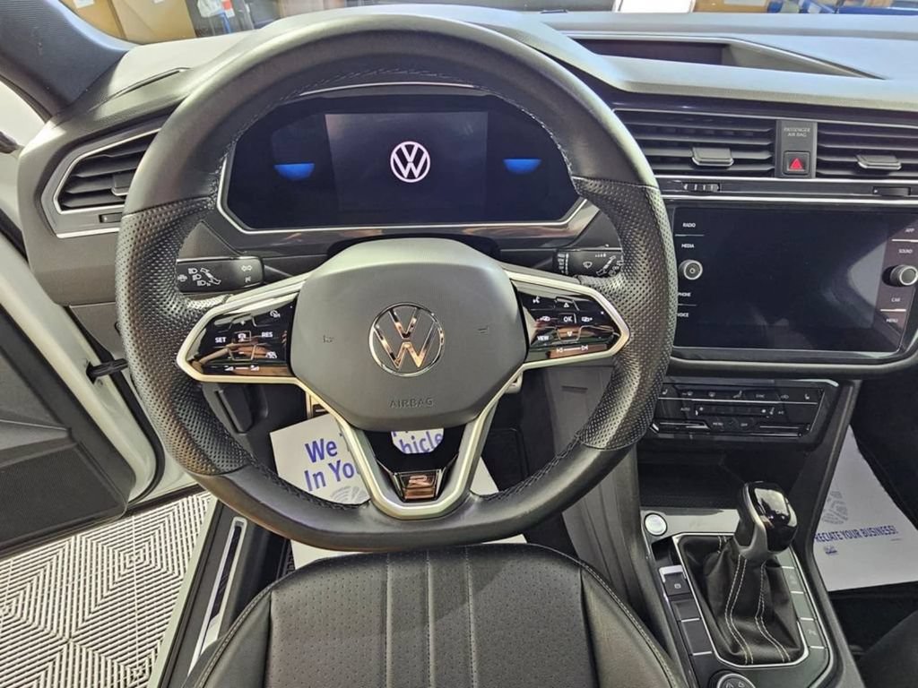 Used 2022 Volkswagen Tiguan SE R-Line AWD/4WD image 25