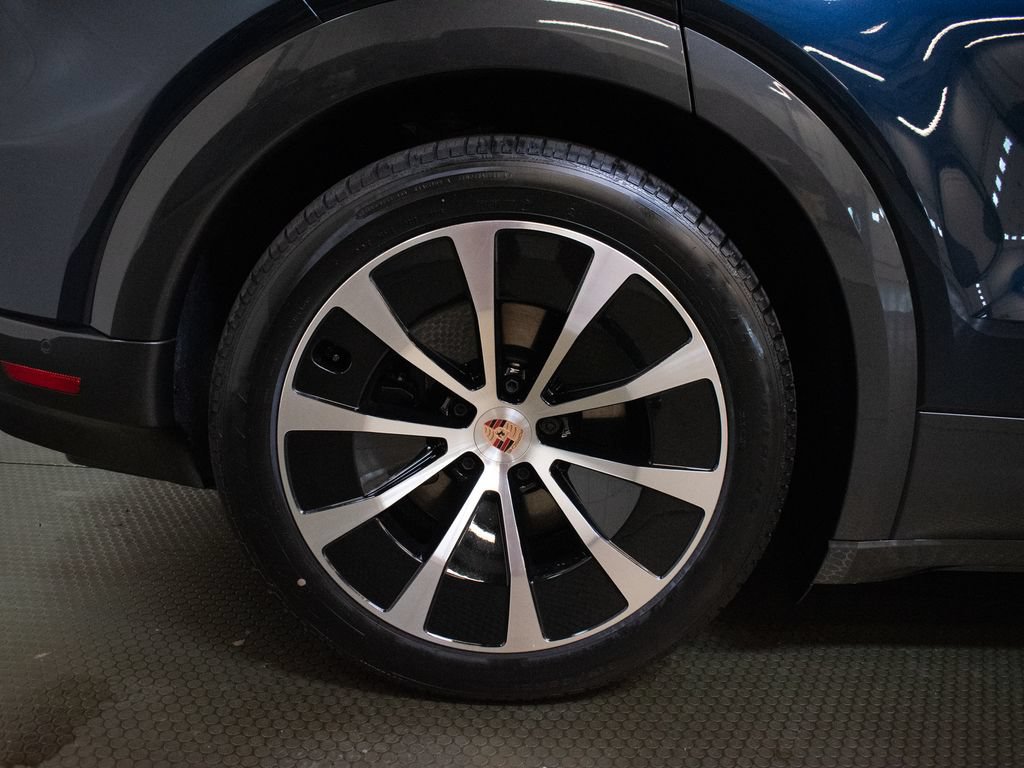 New 2026 Porsche Cayenne Electric AWD/4WD image 15