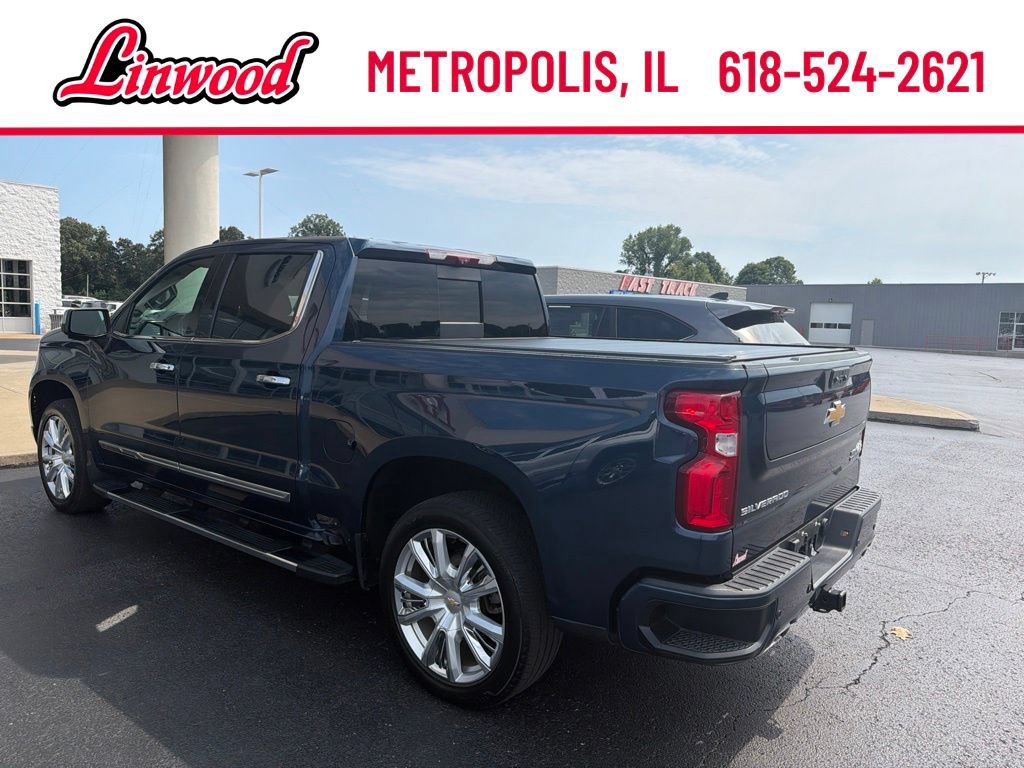 Used 2022 Chevrolet Silverado 1500 High Country w/ High Country Premium Package AWD/4WD image 3