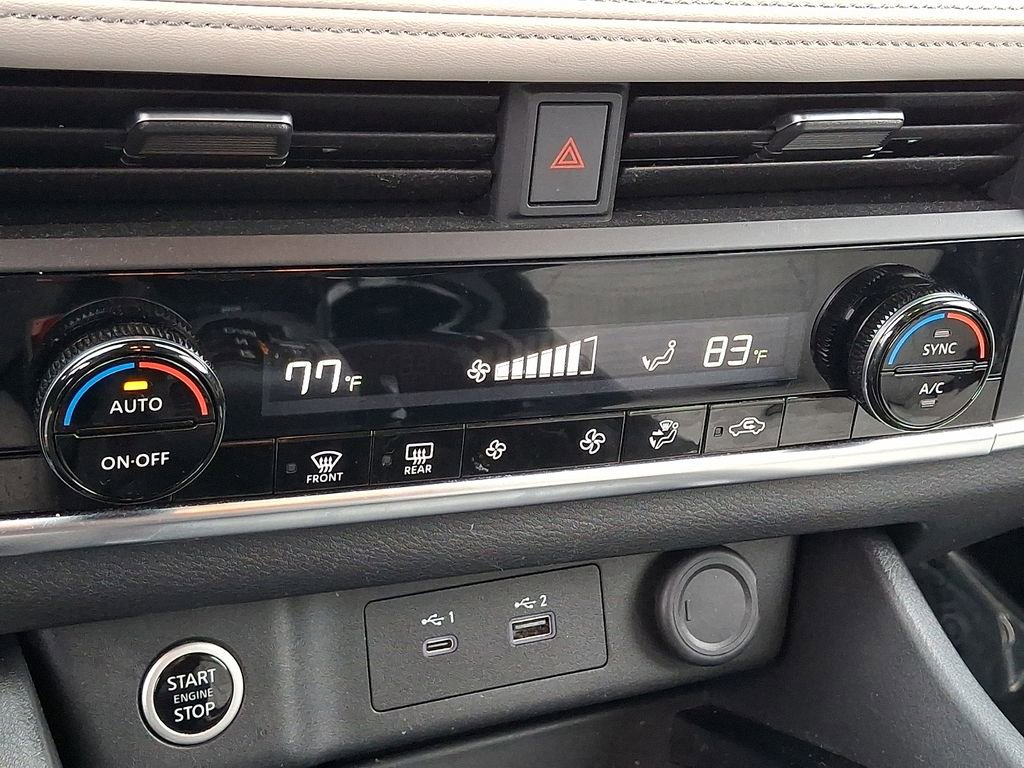 Used 2023 Nissan Rogue SV image 16