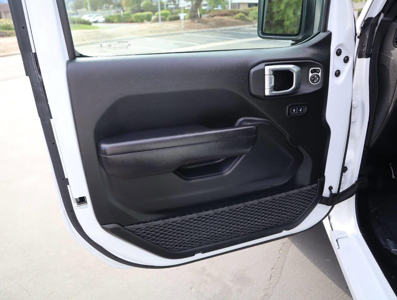 Used 2021 Jeep Wrangler Sport image 25
