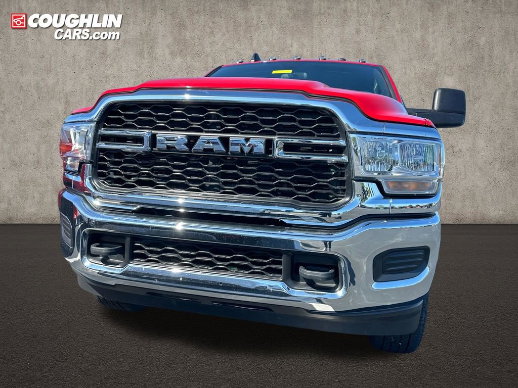 Used 2023 RAM 3500 Tradesman w/ Chrome Appearance Group AWD/4WD image 4