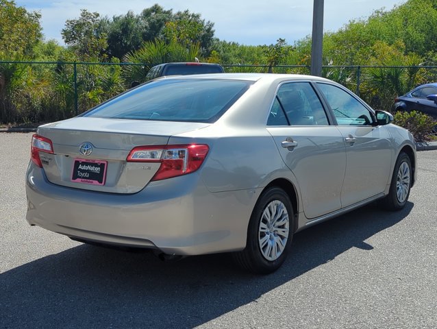 Used 2014 Toyota Camry LE image 5