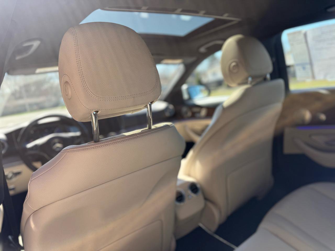 Used 2017 Mercedes-Benz E 300 4MATIC image 33