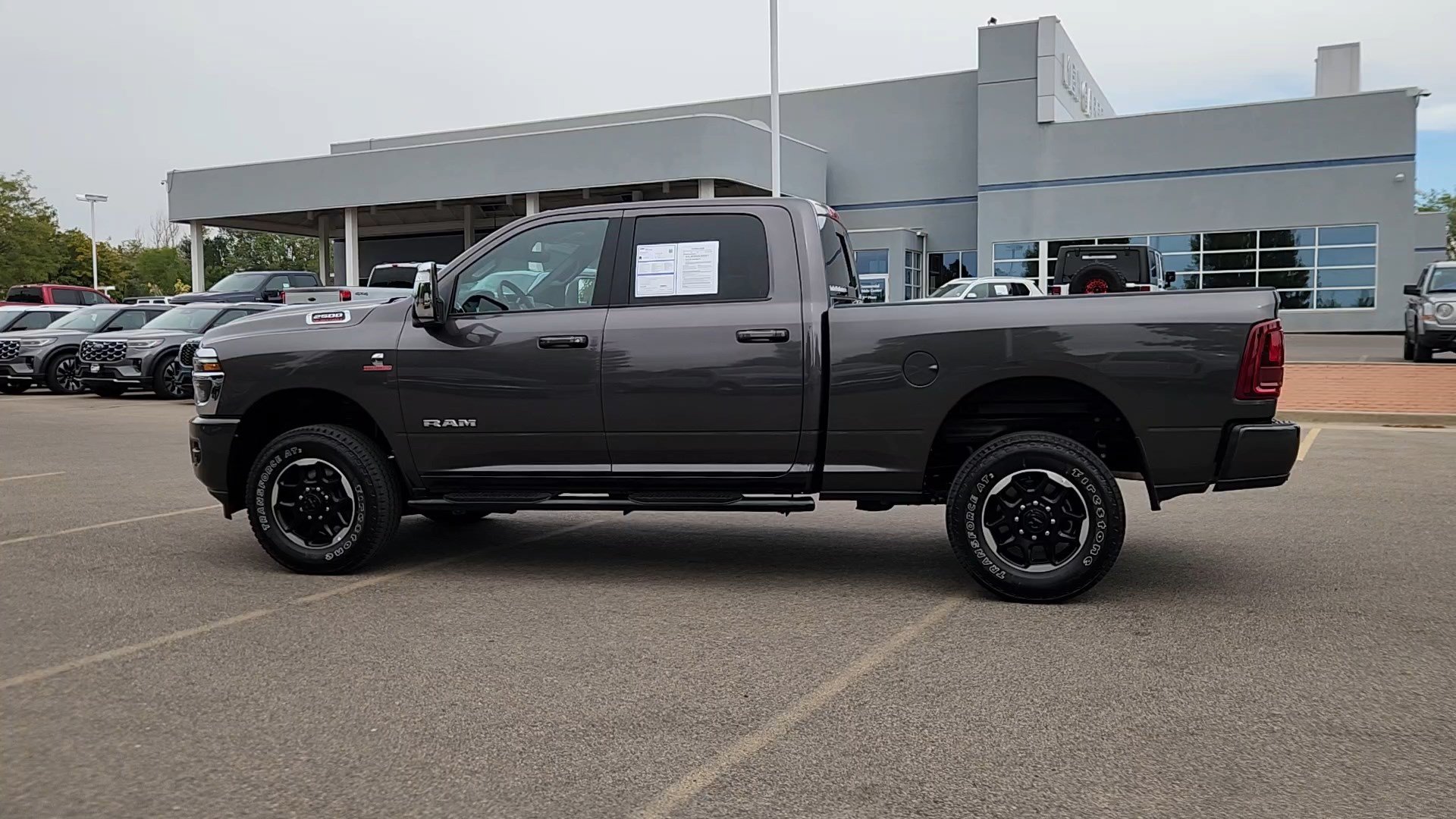 Used 2025 RAM 2500 Laramie AWD/4WD image 25