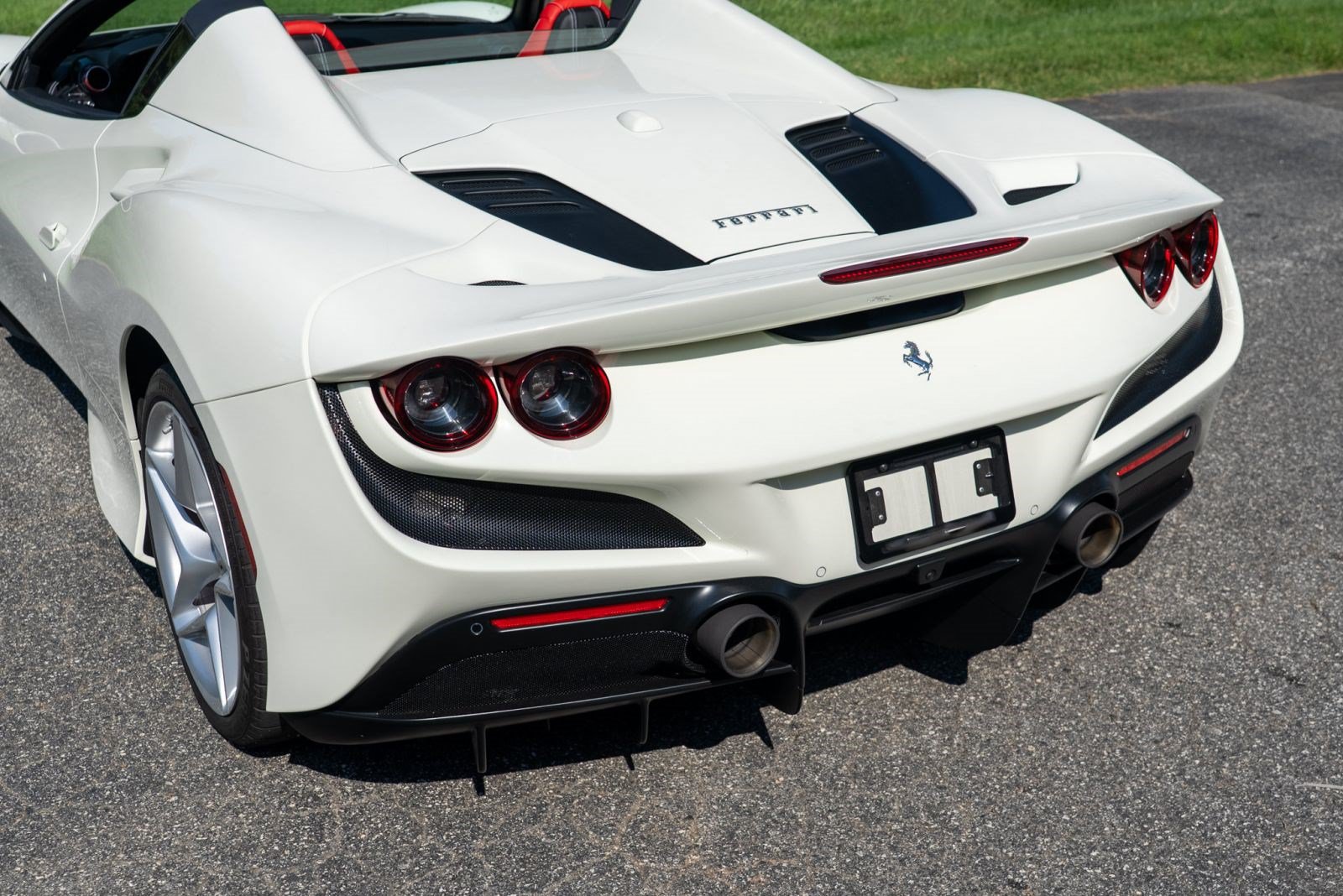 Used 2022 Ferrari F8 Tributo RWD image 17