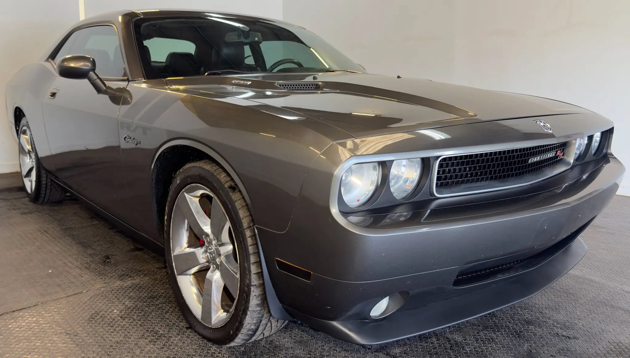 Used 2010 Dodge Challenger R/T RWD image 3