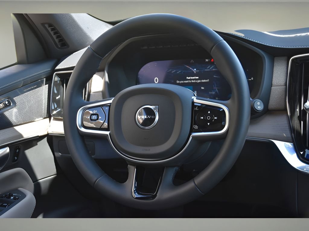 Certified 2025 Volvo XC90 T8 Plus w/ Protection Package Premier image 13