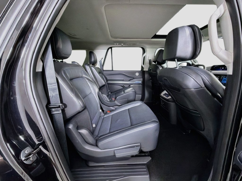 Used 2025 Lincoln Navigator L Reserve AWD/4WD image 29