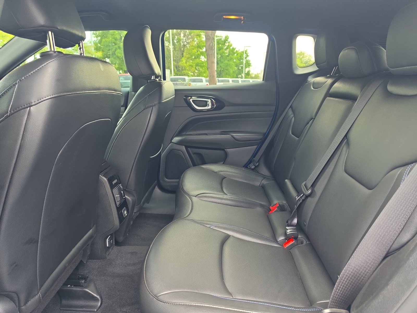 Used 2026 Jeep Compass Limited AWD/4WD image 23
