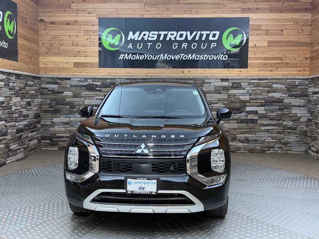 Used 2023 Mitsubishi Outlander SE Black Edition AWD/4WD video 3