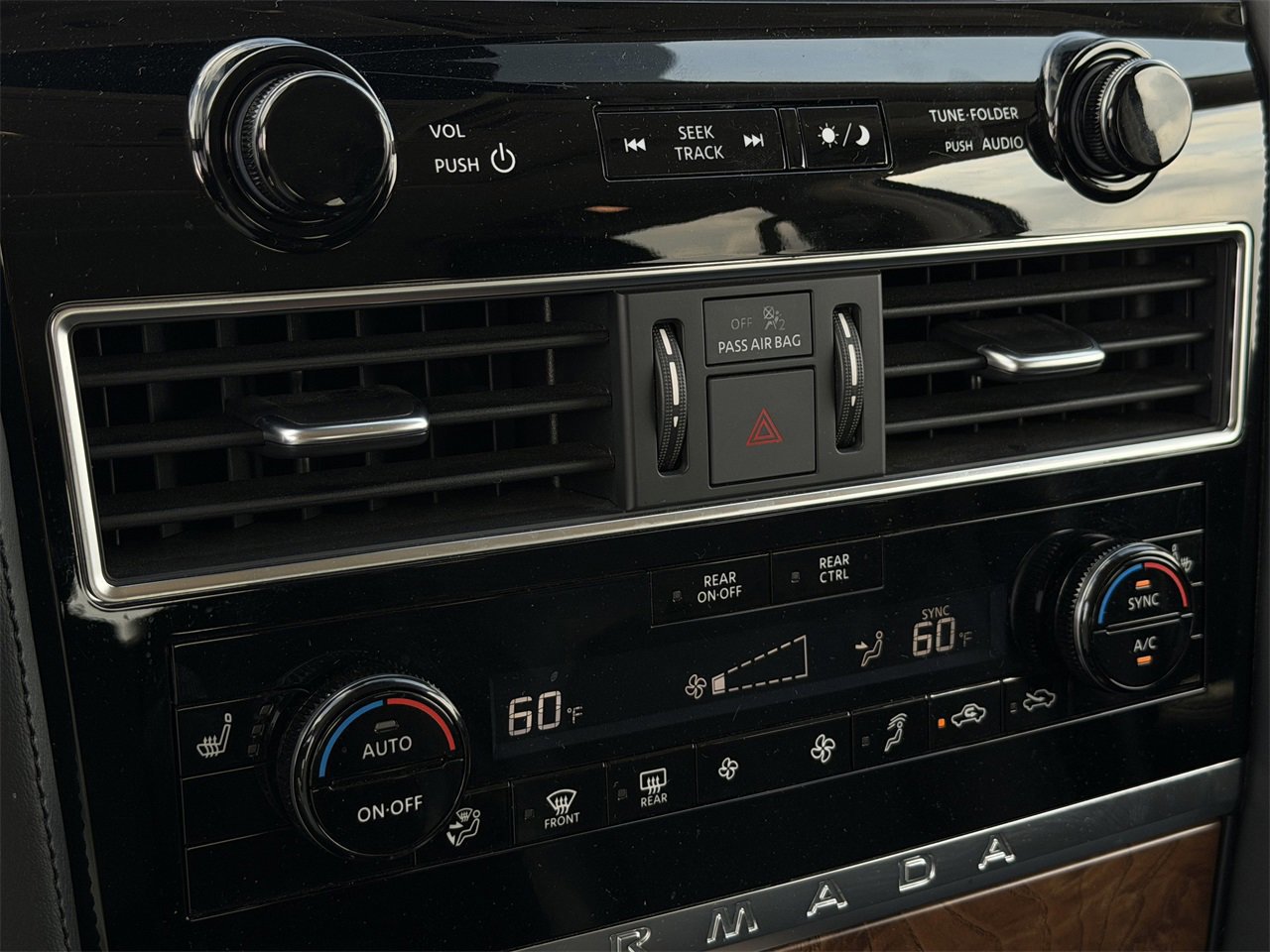 Used 2024 Nissan Armada SL image 20