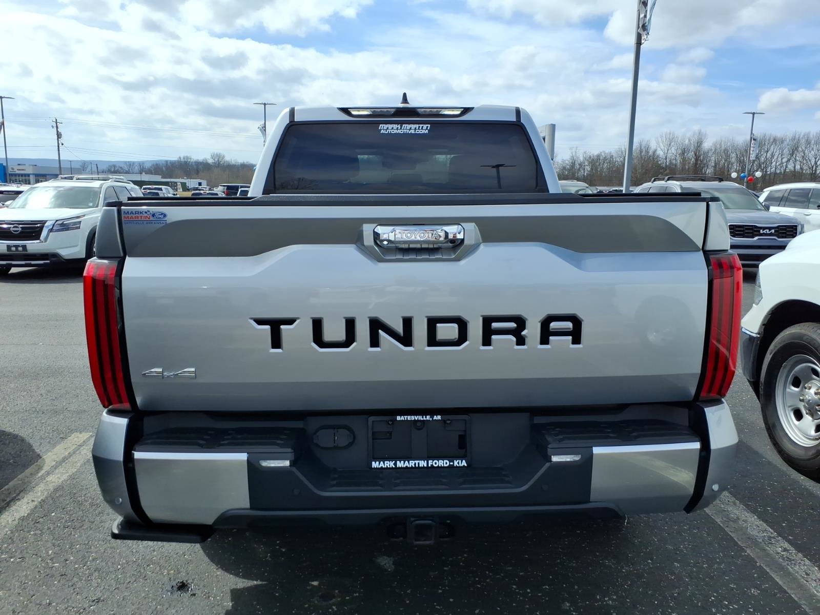 Used 2022 Toyota Tundra Limited w/ Power Package image 4