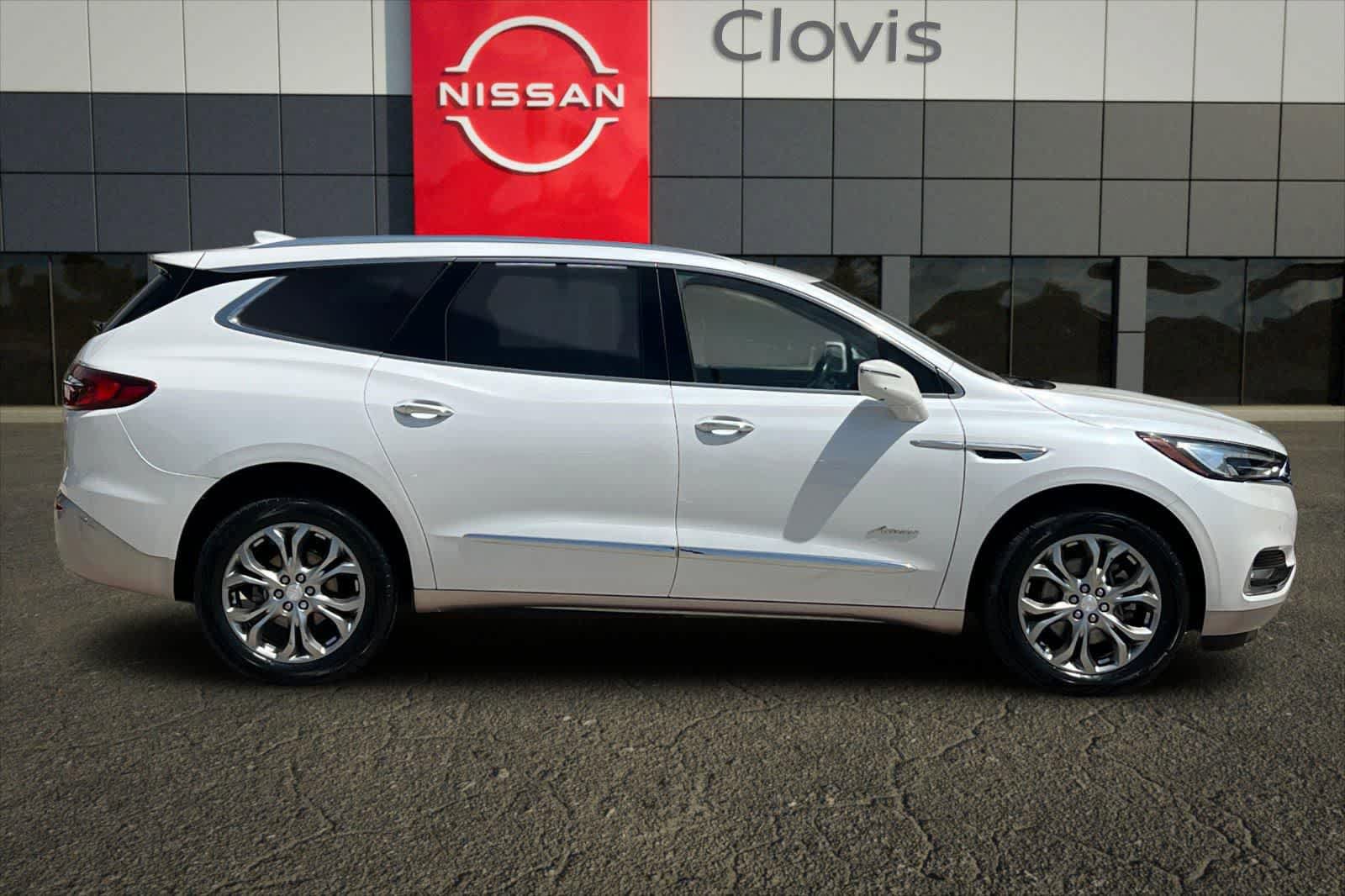 Used 2018 Buick Enclave Avenir w/ Avenir Technology Package AWD/4WD image 9