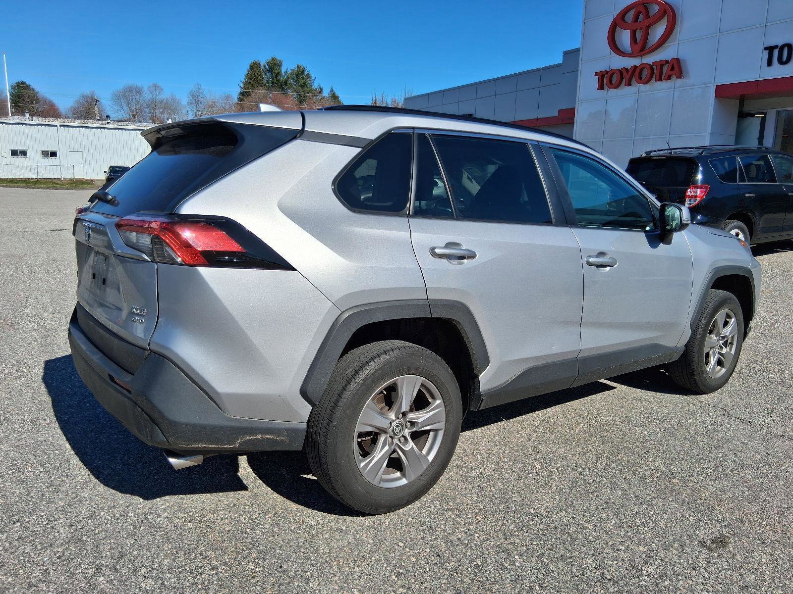 Used 2024 Toyota RAV4 XLE image 7
