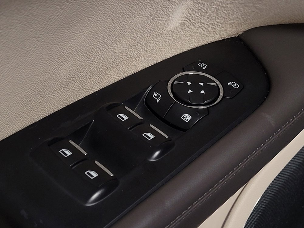 Used 2016 Lincoln MKX Reserve w/ Technology Package FWD image 27