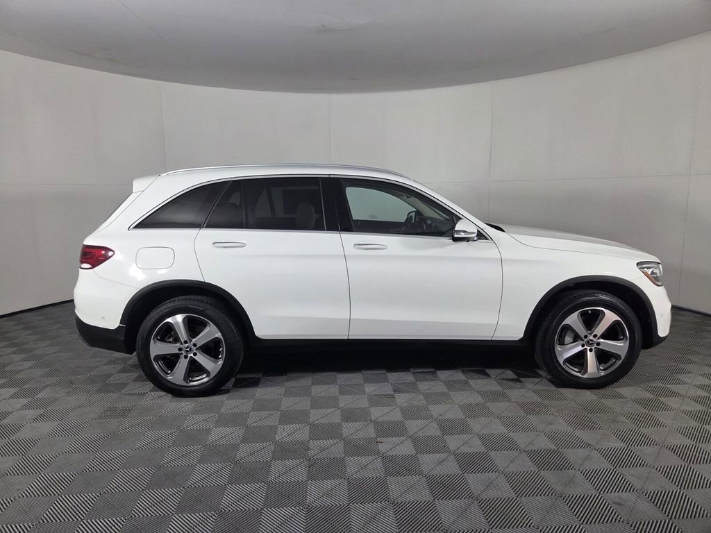 Used 2022 Mercedes-Benz GLC 300 4MATIC w/ Premium Package Lite image 4