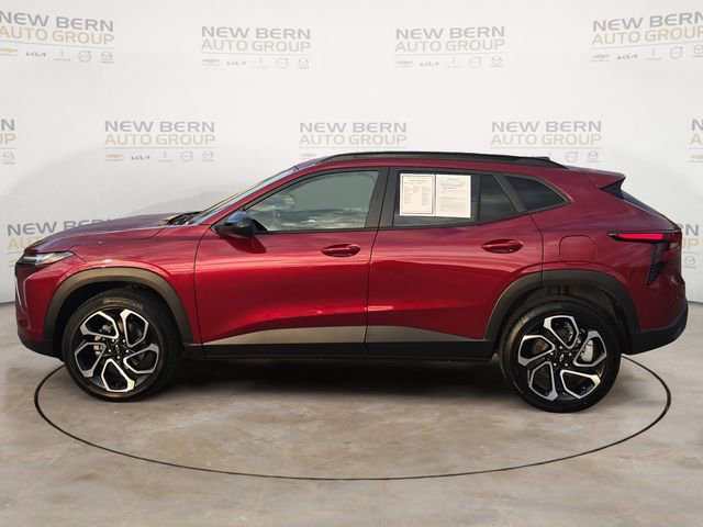 Used 2024 Chevrolet Trax RS image 2