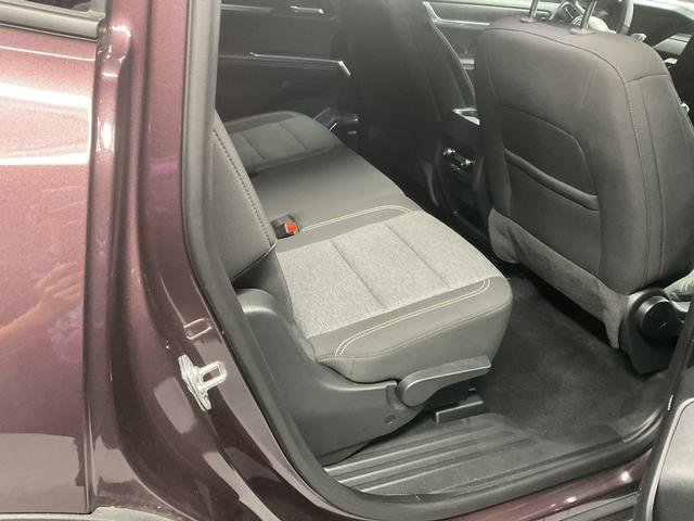 Used 2025 GMC Acadia Elevation image 9