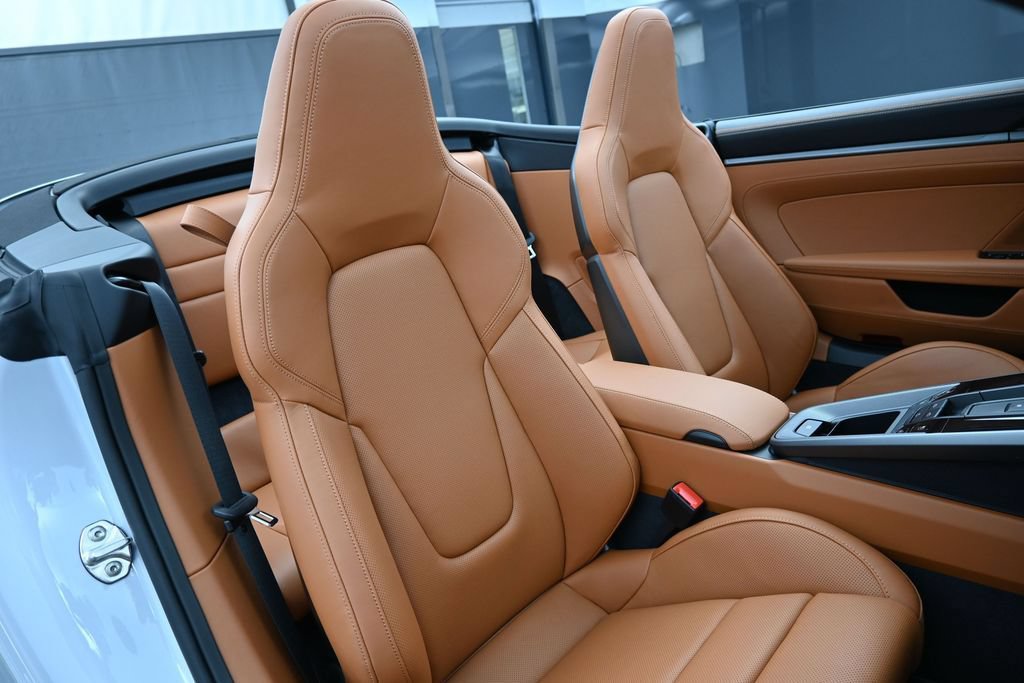 Certified 2026 Porsche 911 Carrera RWD image 29