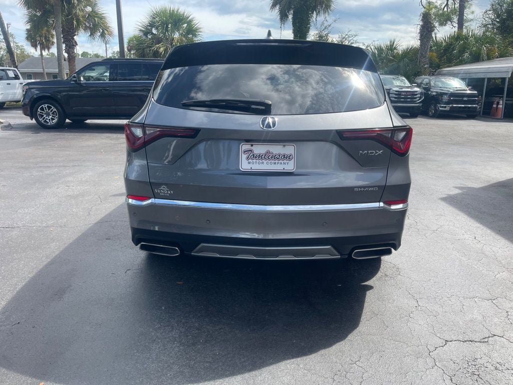 Used 2025 Acura MDX w/ Technology Package AWD/4WD image 4