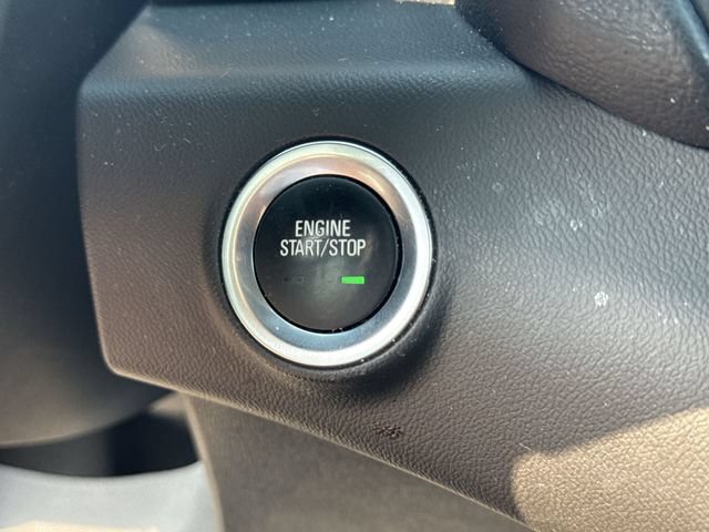 Used 2024 GMC Terrain SLE w/ Driver Convenience Package FWD image 16